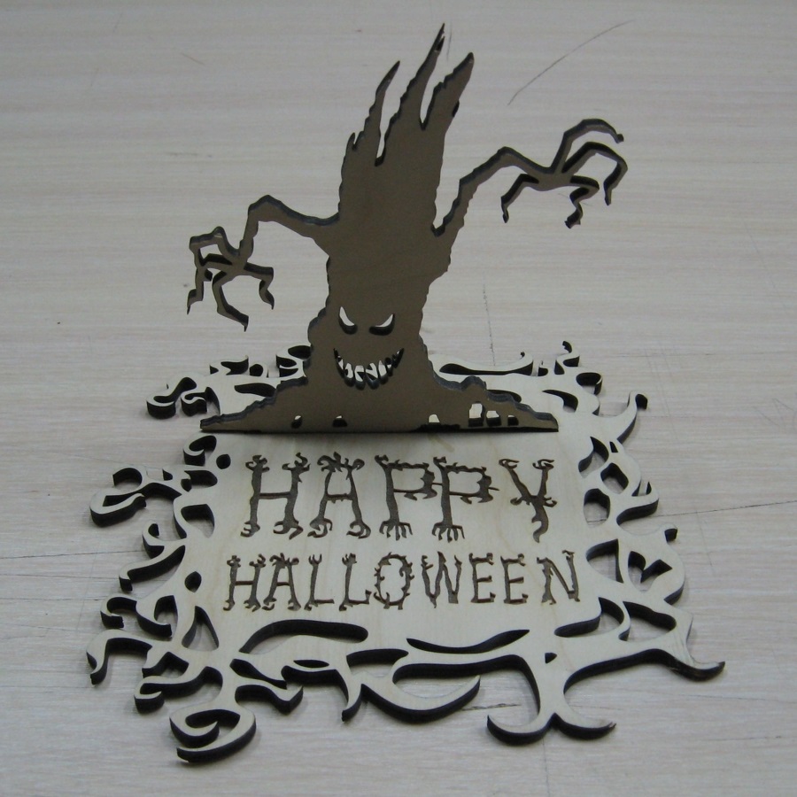 Cartello in legno con decorazione in piedi Happy Halloween tagliato al laser