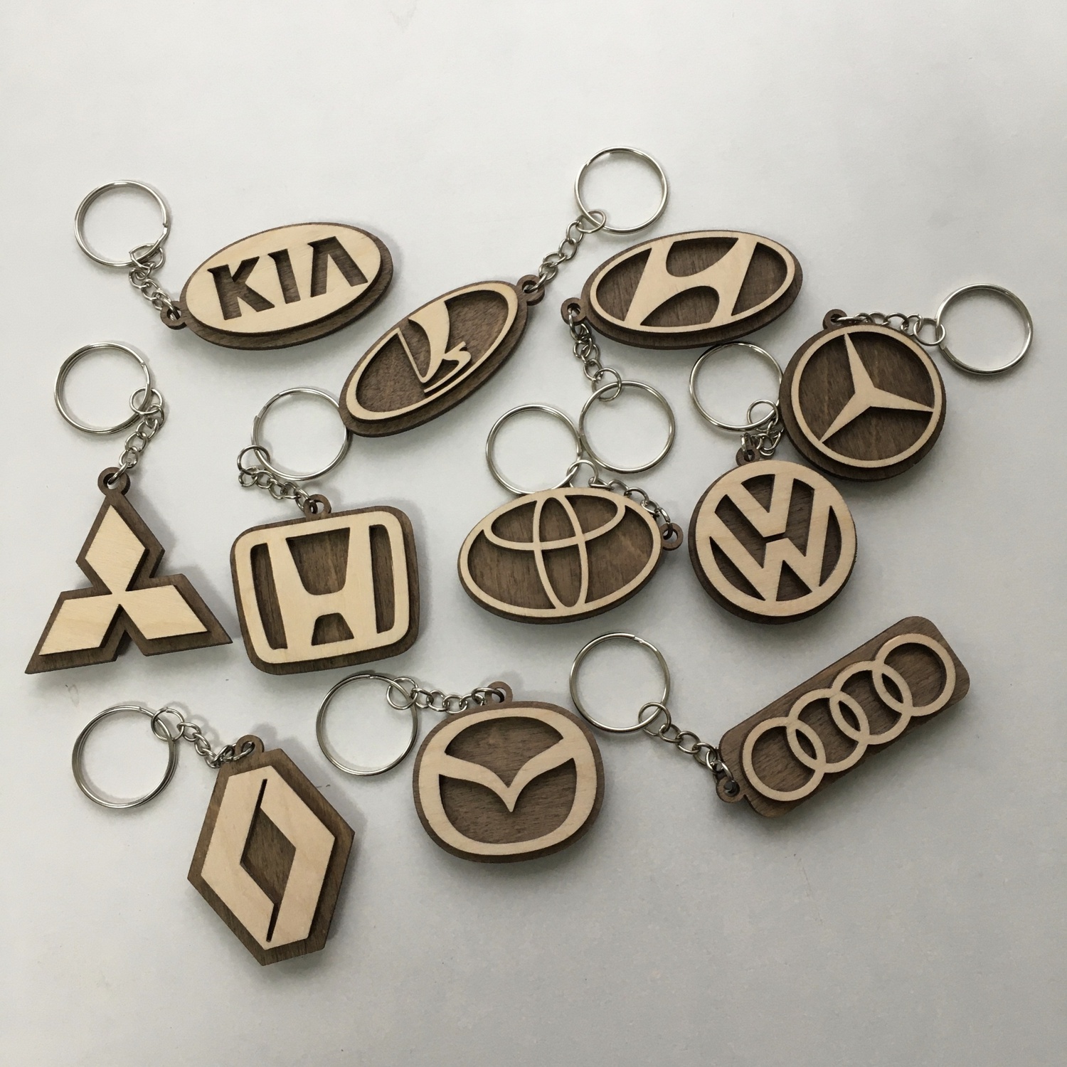 Lasergeschnittenes Auto-Logo Schlüsselanhänger aus Holz Autoschlüsselringe