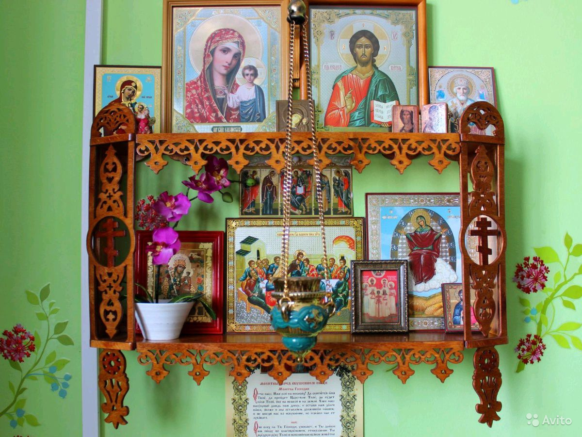 Estante de madera cortado con láser para iconos Christian Home Altar