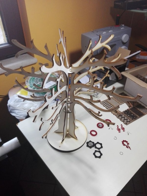 Laser Cut Big Jewelry Tree