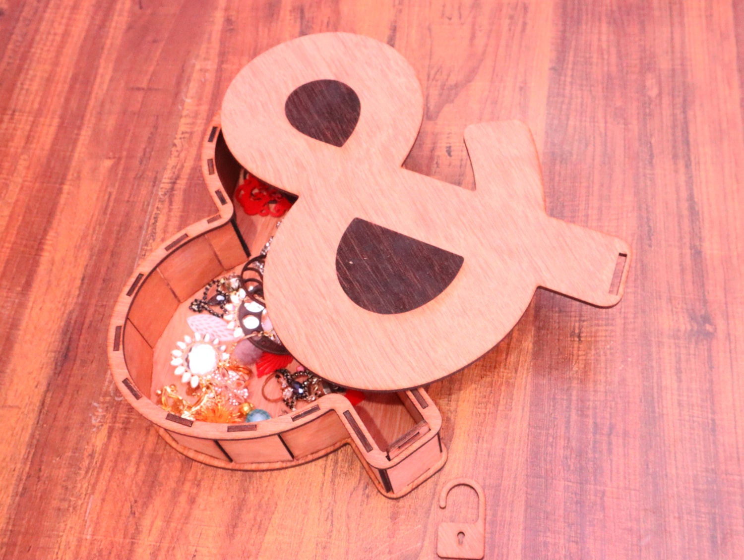 Laser Cut Ampersand Sign Jewelry Box 3mm Free Vector