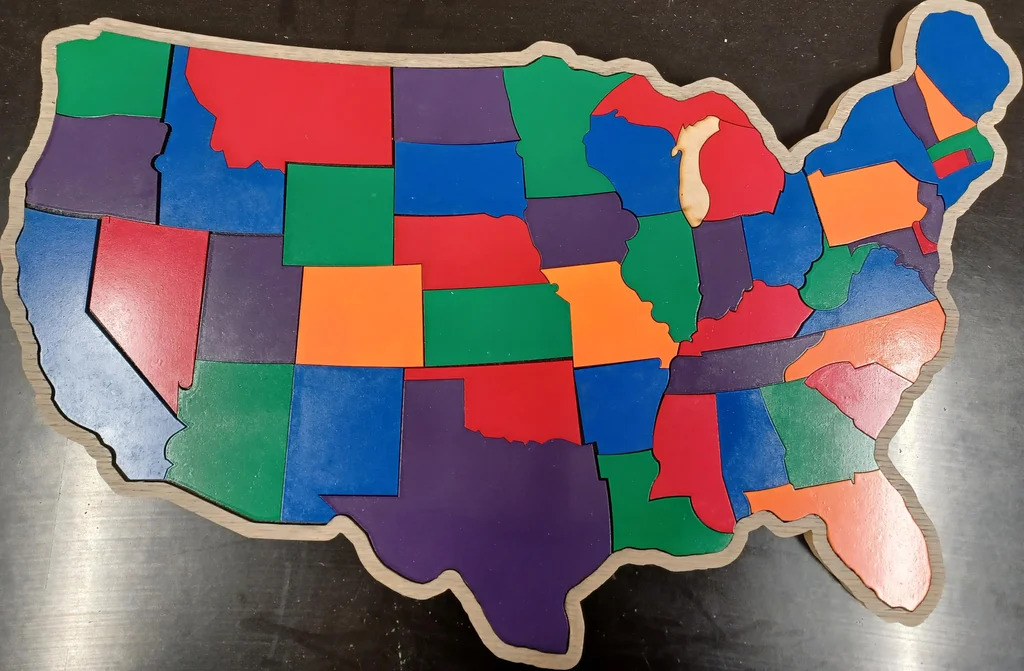 لعبة ألغاز خشبية على شكل خريطة أمريكية مقطوعة بالليزر للأطفال