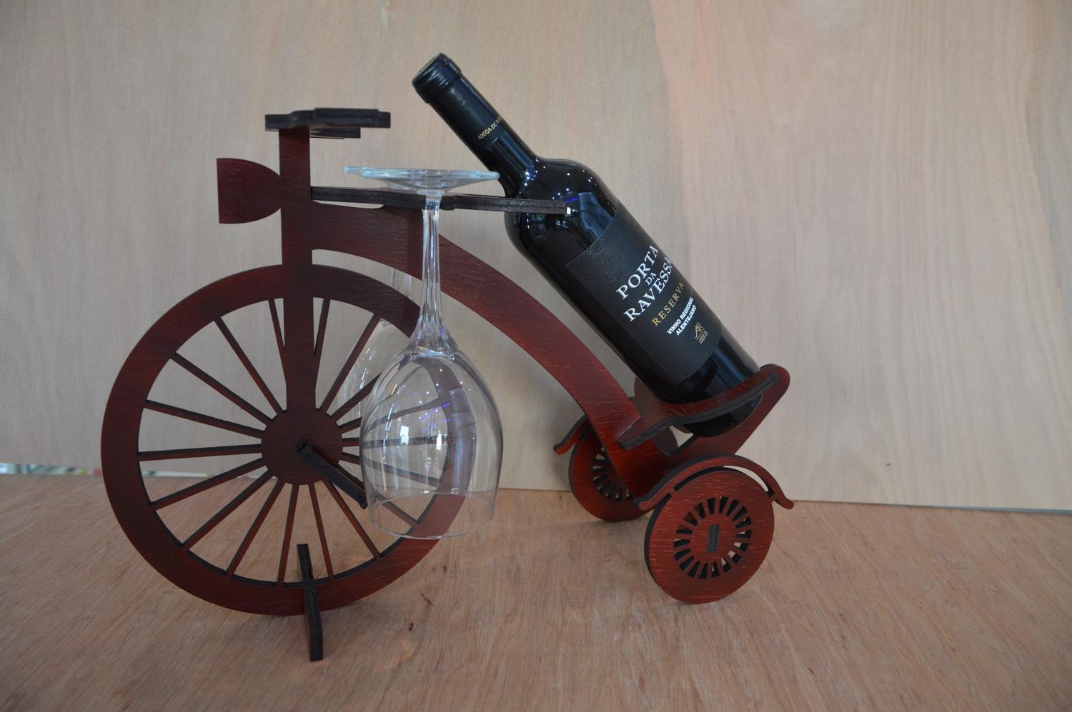 Plantilla de corte por láser para soporte de botella de vino de bicicleta de madera decorativa
