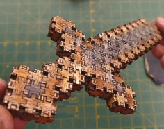 Lasergeschnittenes Minecraft-Schwert-3D-Puzzle, 3 mm Sperrholz, Stückgröße 12 x 12 mm