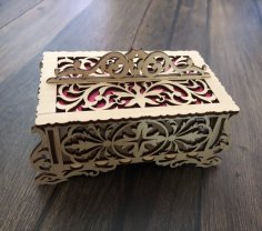 Caja de joyería artesanal cortada con láser