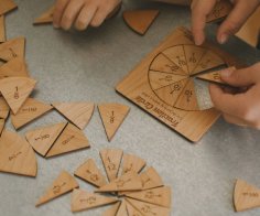 Jouets mathématiques de cercles de fraction en bois découpés au laser