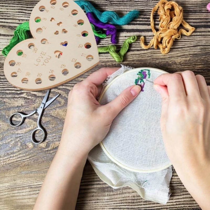 Laser Cut Embroidery Thread Storage Tool Winding Board Wooden Stitch Organizer