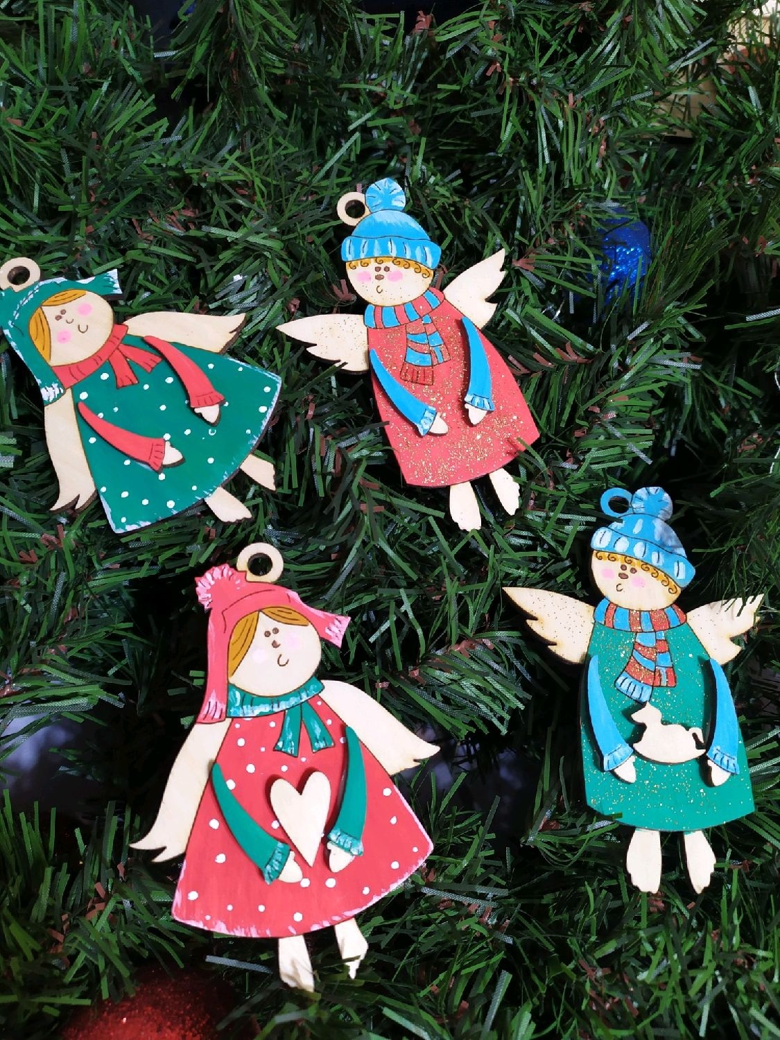 Ornamenti natalizi tagliati al laser Decorazioni per alberi di Natale con angeli in legno