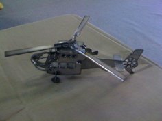 Modelo 3D de helicóptero cortado a laser