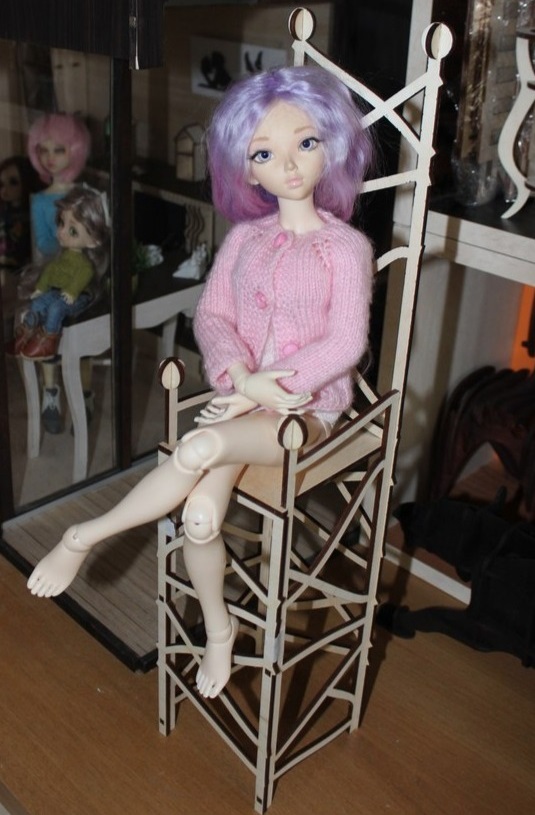Trono de brinquedo de cadeira de boneca Barbie de madeira cortada a laser