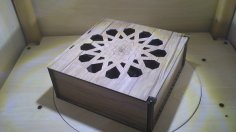 صندوق تخزين خشبي مقطوع بالليزر مع مقصورات