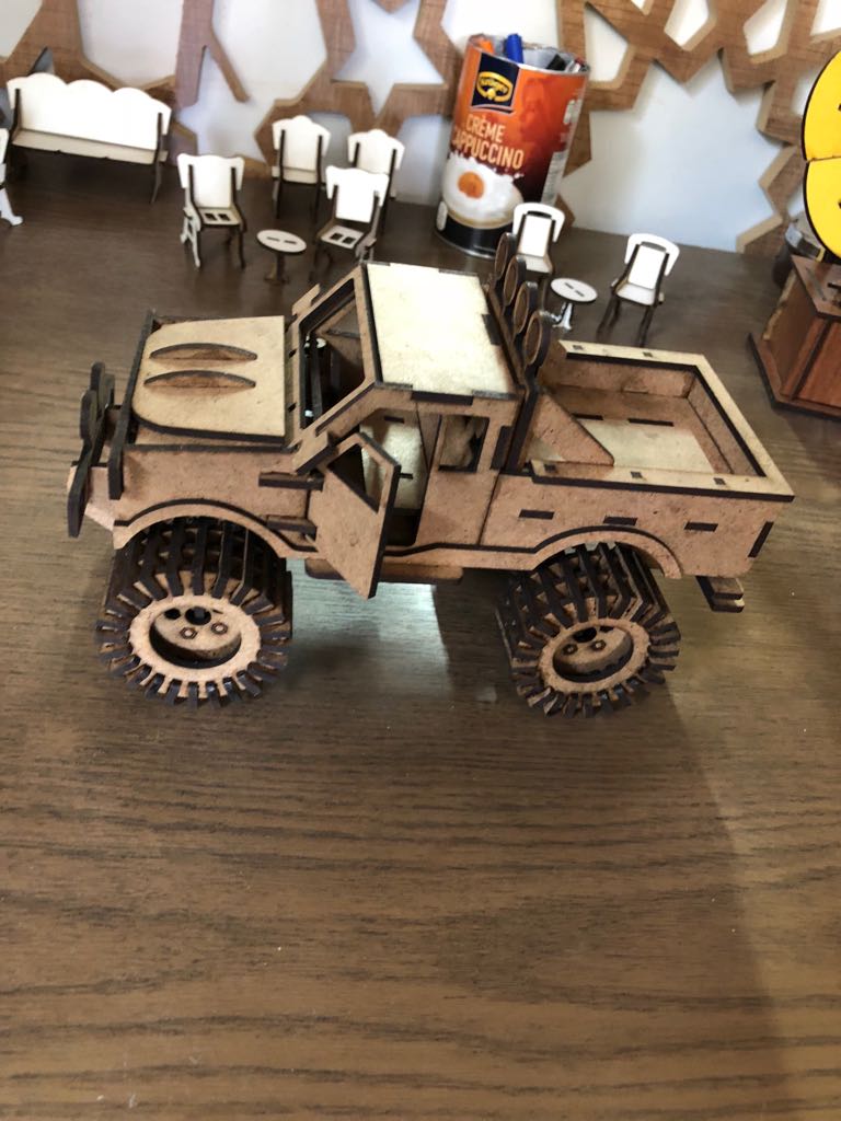 Jeep SUV 3D Puzzle Free Vector