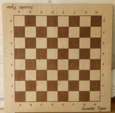 Tablero de ajedrez grabado con corte láser