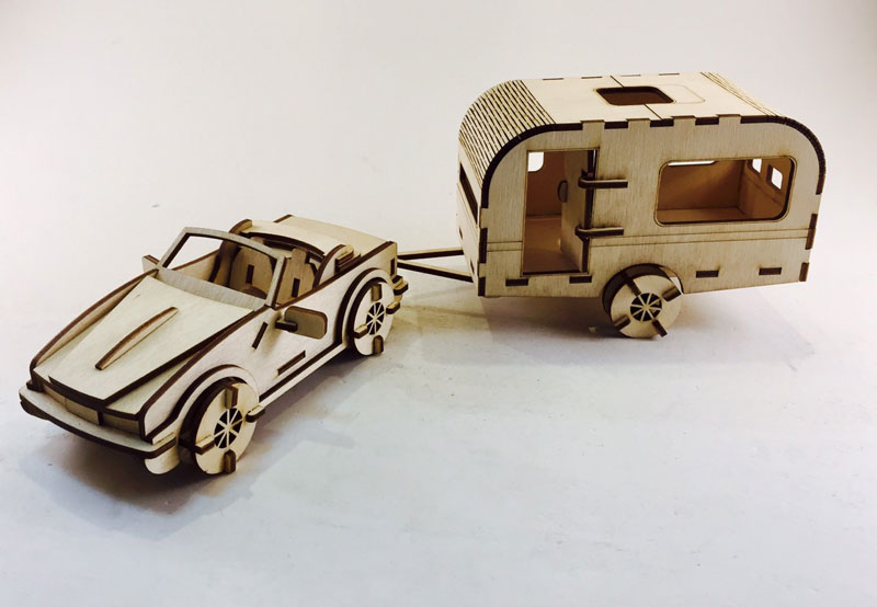 Lasergeschnittenes Auto und Wohnwagen Holzspielzeug 3D-Modell