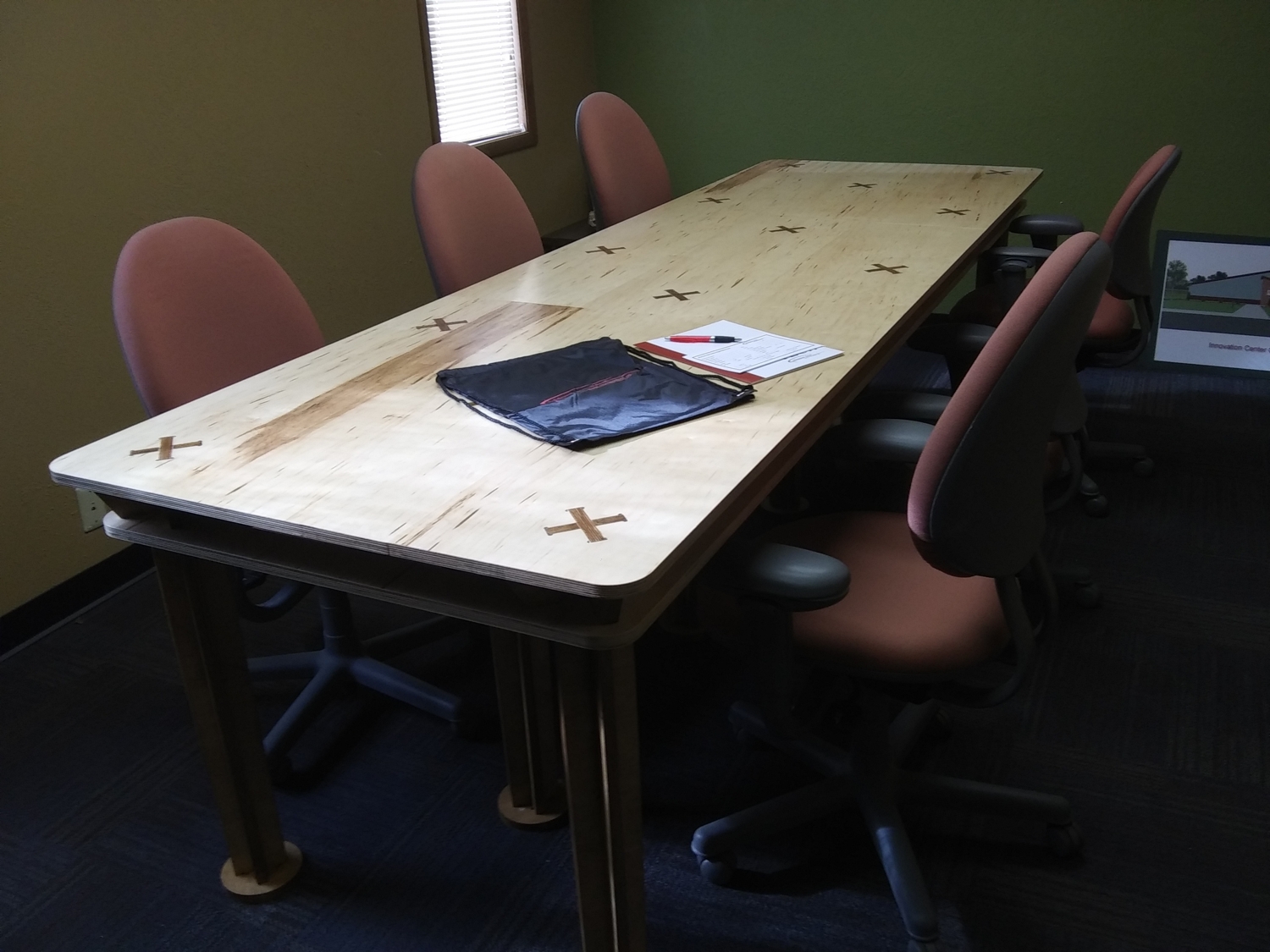 طاولة غرفة اجتماعات مقطوعة بالليزر 10x4ft