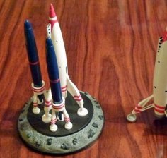 Tomorrowland Moonliner Rocket Dual Pen Holder 3D Printer Model