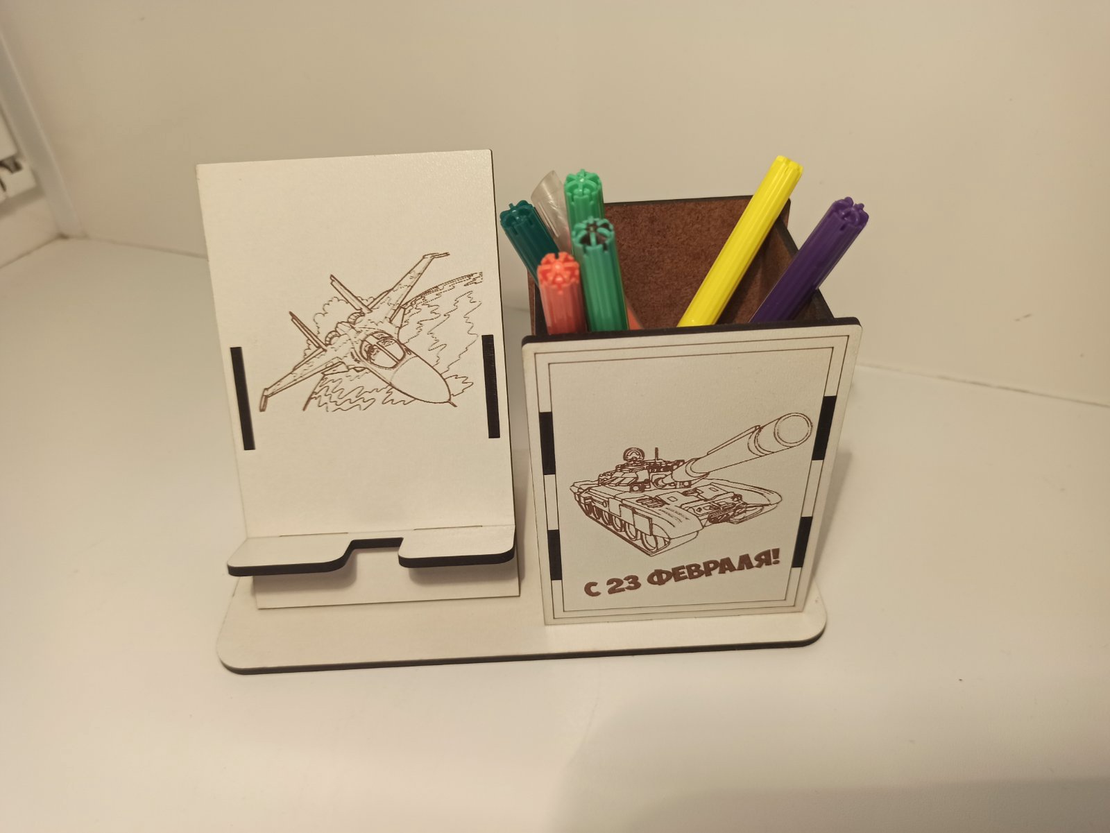 Laser Cut Pen Pencil Holder With Phone Stand Free Vector