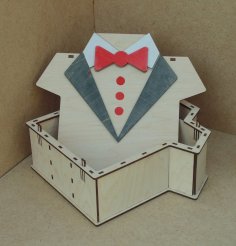 Caja de regalo con forma de camiseta cortada con láser