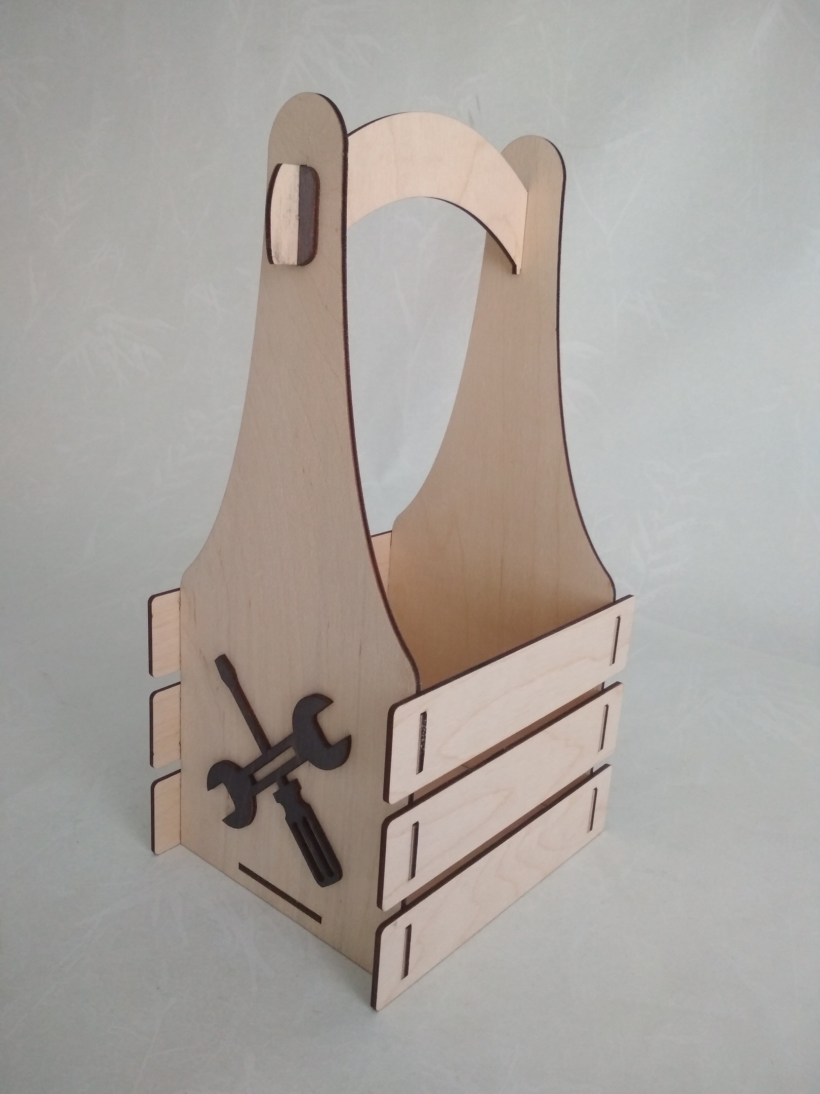 صندوق أدوات خشبي مقطوع بالليزر