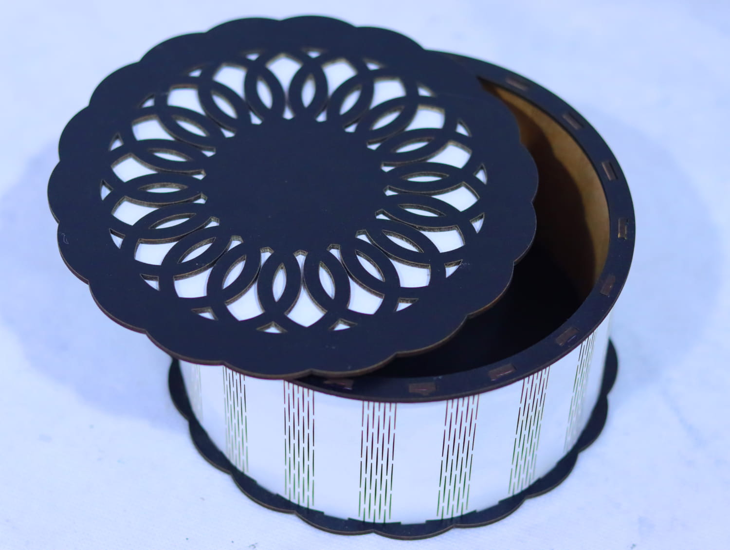 Laser Cut Decorative Round Gift Box 3mm Free Vector