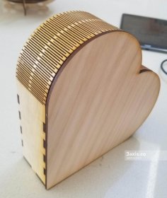 Caixa em forma de coração simples cortada a laser