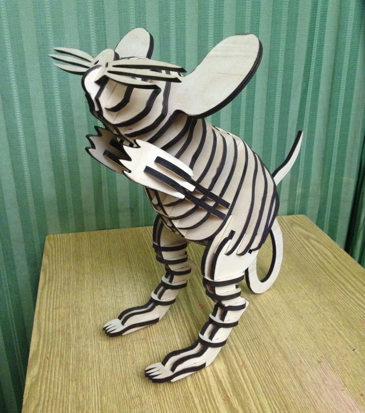 Rompecabezas 3D de ratón cortado con láser