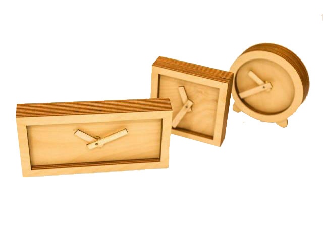 ساعة مكتب من الخشب المقطوع بالليزر ساعة خشبية له
