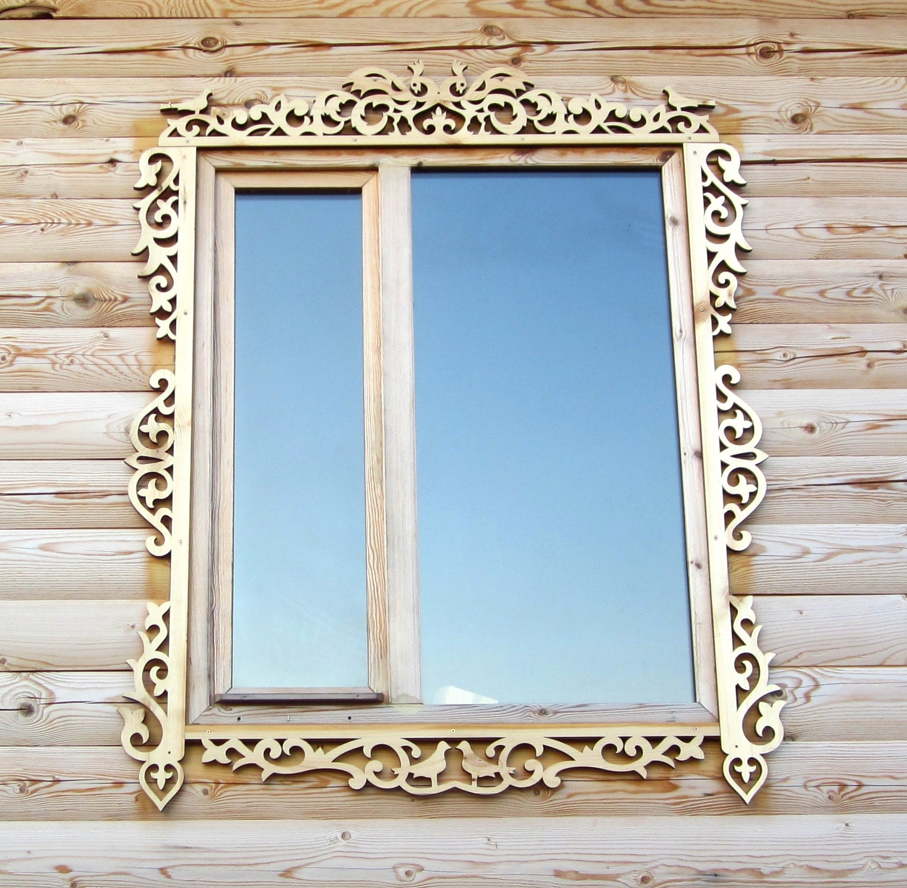 لوحة خشبية للنافذة مقطوعة بالليزر
