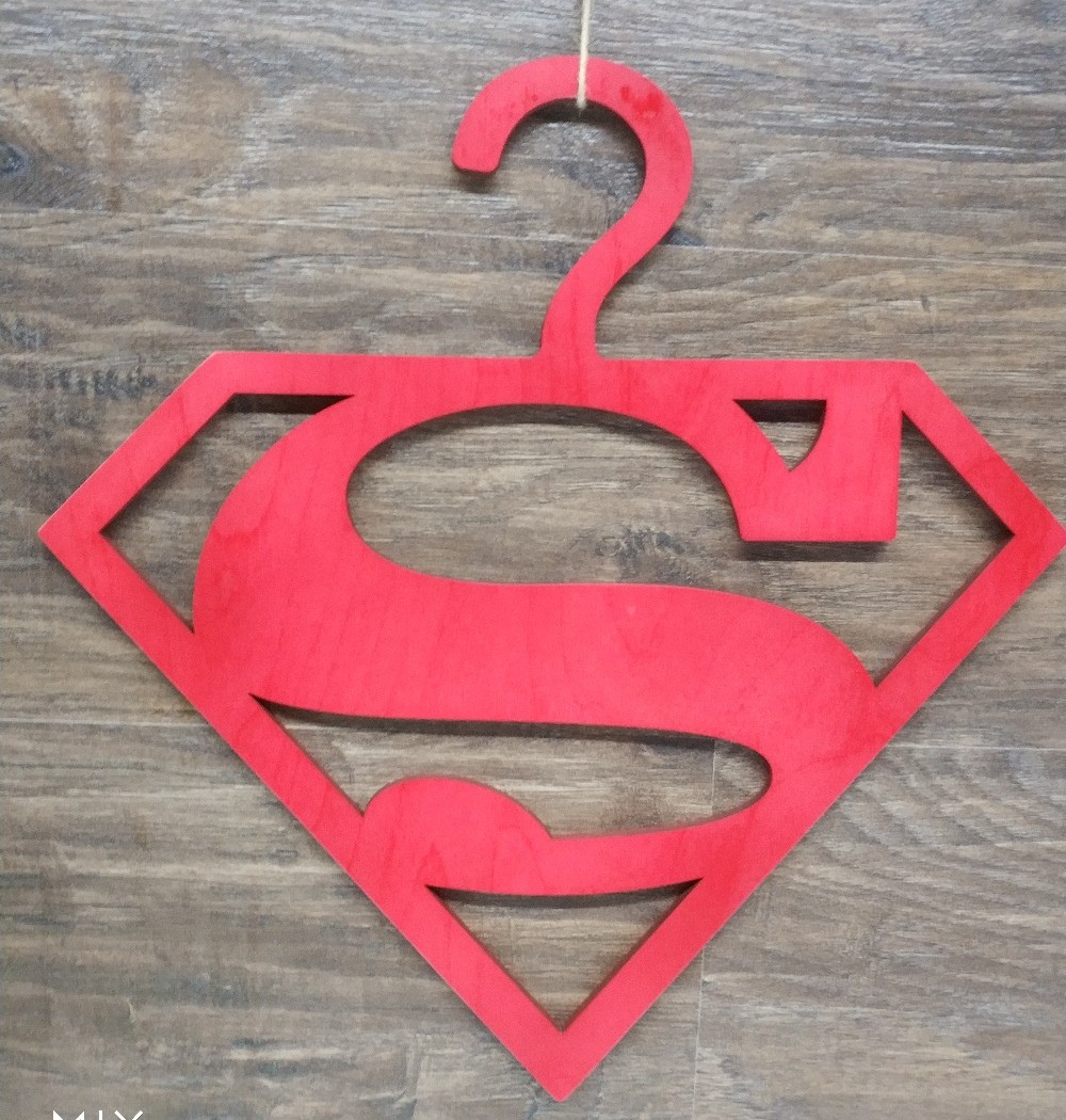 Вешалка для одежды Супермена с лазерной резкой