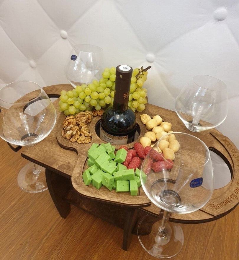 लेजर कट वाइन बोतल ग्लास होल्डर वाइन टेबल