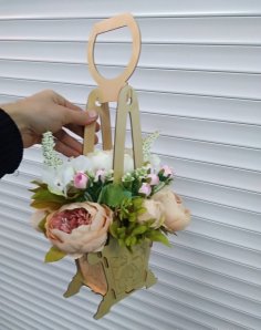 Macetas colgantes de madera con cesta de flores cortadas con láser