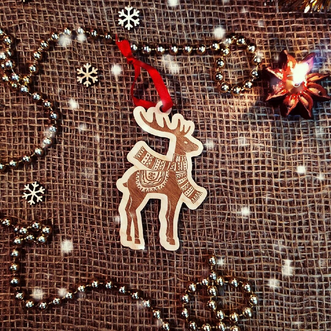 Décor de renne d'ornement d'animal de Noël gravé découpé au laser