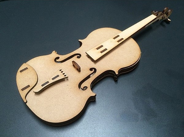 激光切割小提琴胶合板