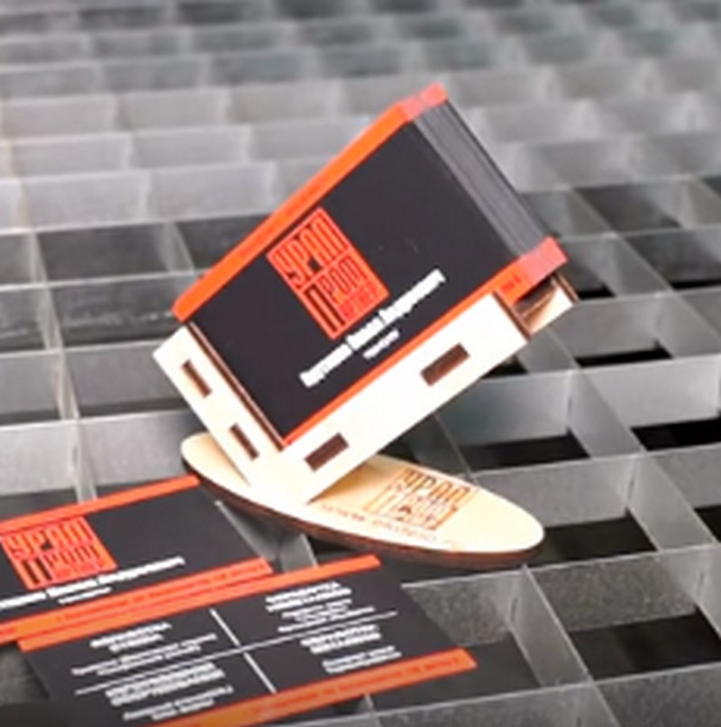 Подставка для визитных карточек с лазерной резкой