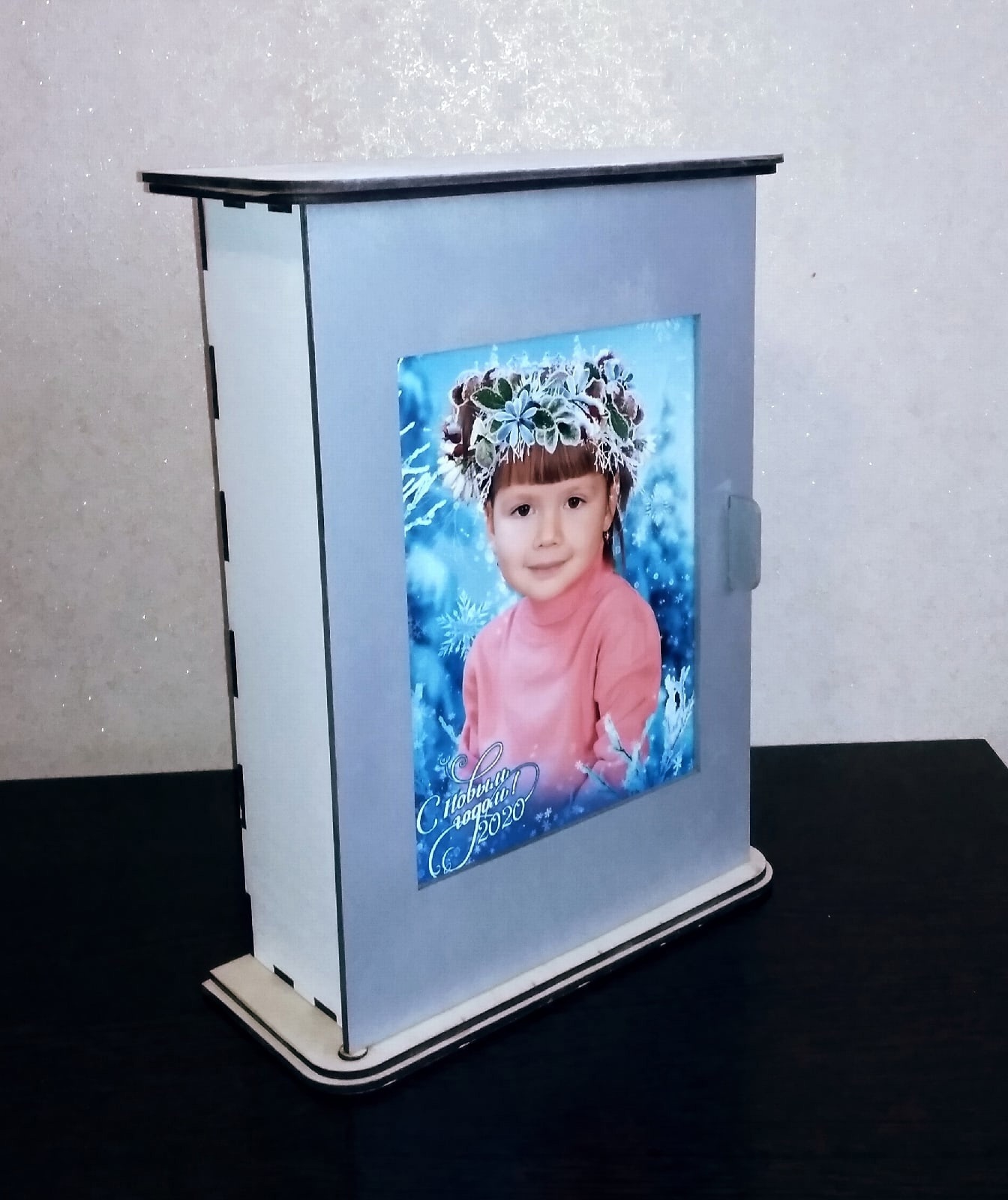 صندوق تخزين مفتاح الخزانة بالليزر المقطوع بالليزر مع إطار الصورة