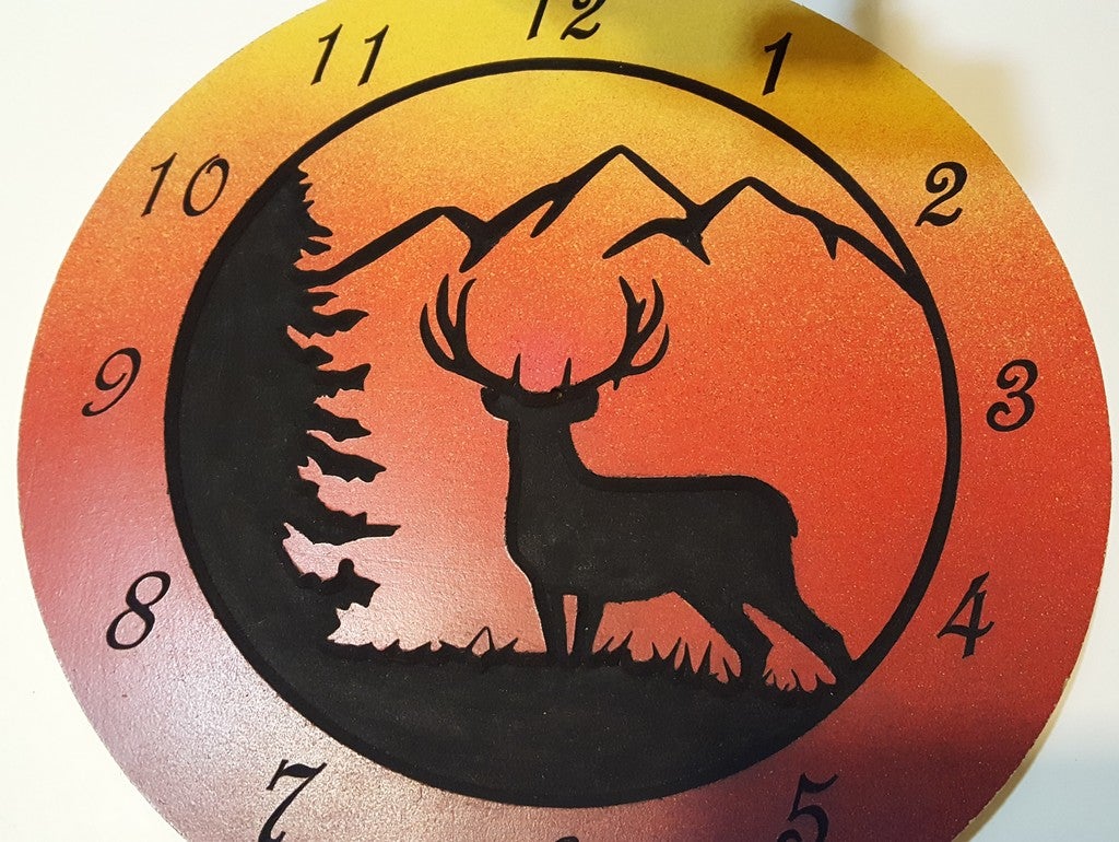 Laserowo wycinany drewniany zegar z jeleniem 12 cali