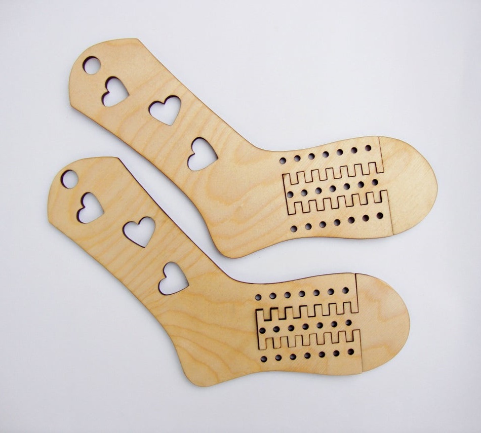 Bloqueadores de calcetines de corazón cortados con láser Bloqueadores de calcetines de tamaños ajustables de madera