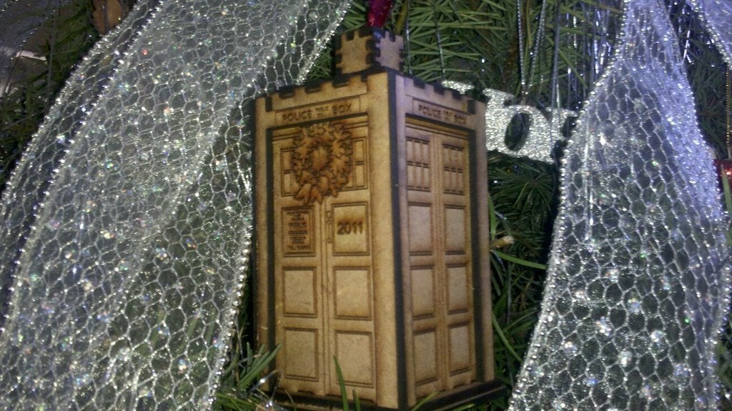 Laser Cut Doctor Who Tardis Christmas Tree Ornament Free Vector