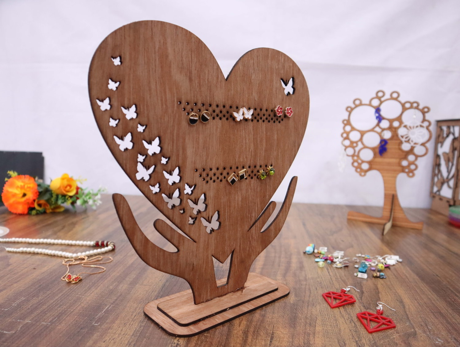 Laser Cut Heart Standing Jewelry Stand Earring Holder 3mm Free Vector