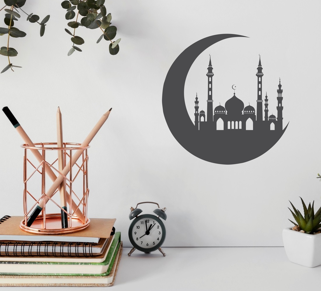Mặt trăng lưỡi liềm cắt bằng laser với nhà thờ Hồi giáo
