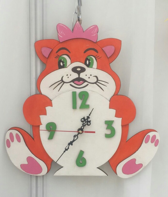 Часы с шаблоном лазерной резки кота