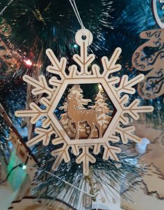 Juguetes de árbol de Navidad de copos de nieve de ciervo de madera cortados con láser