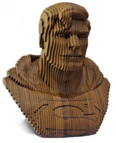Lasergeschnittene Superman-Kopfskulptur aus geschichtetem Holz