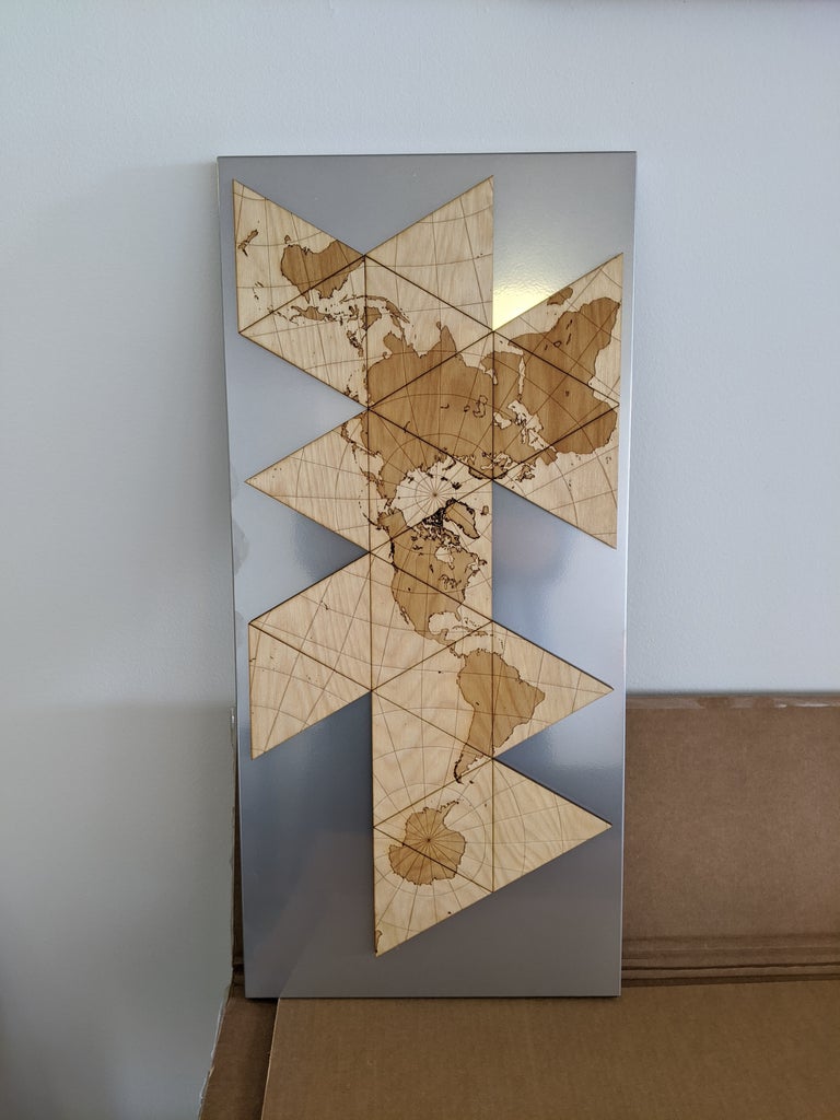 激光切割 Dymaxion 地图墙艺术