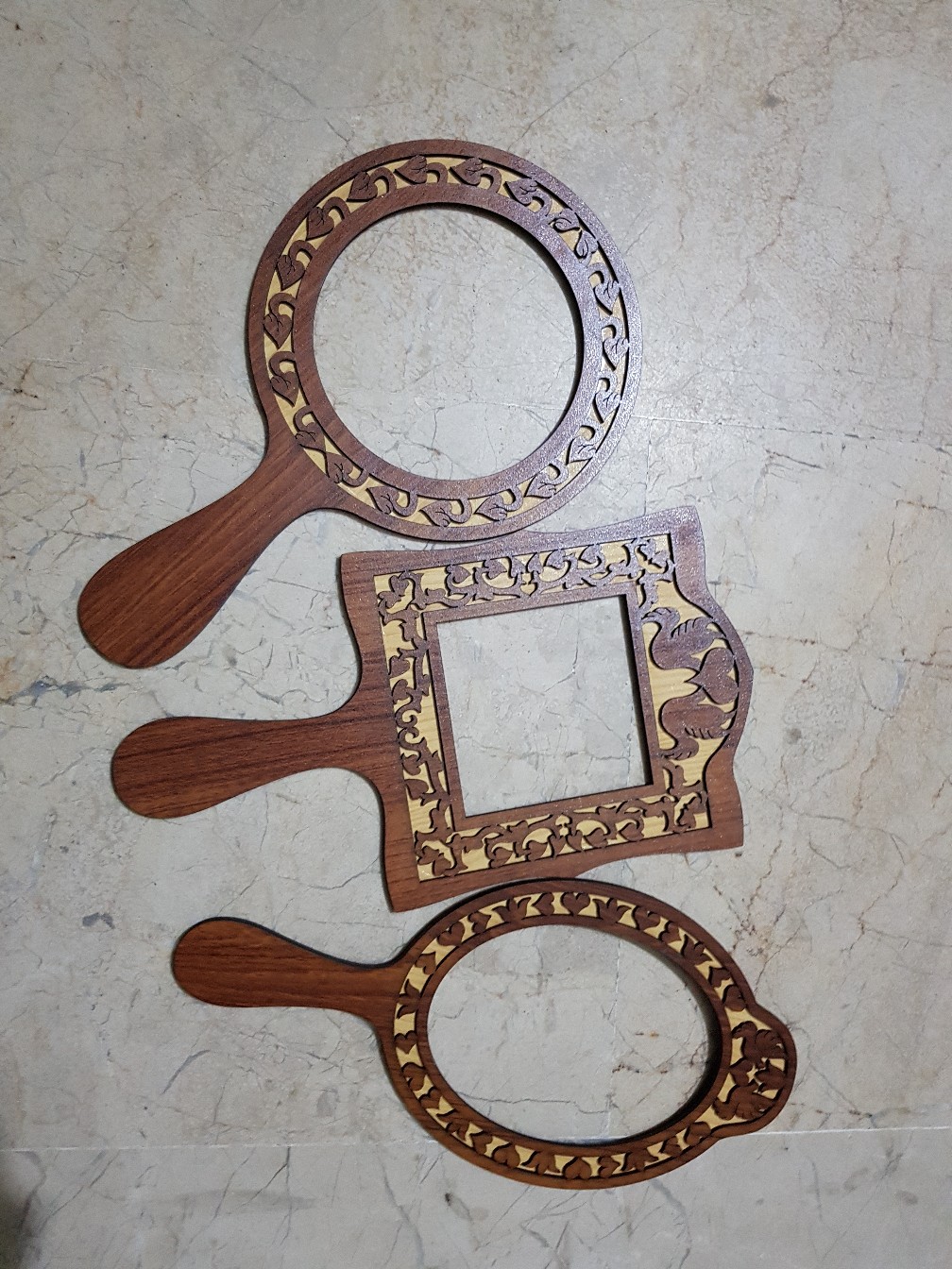 Modelos de serra de rolagem para espelhos de mão