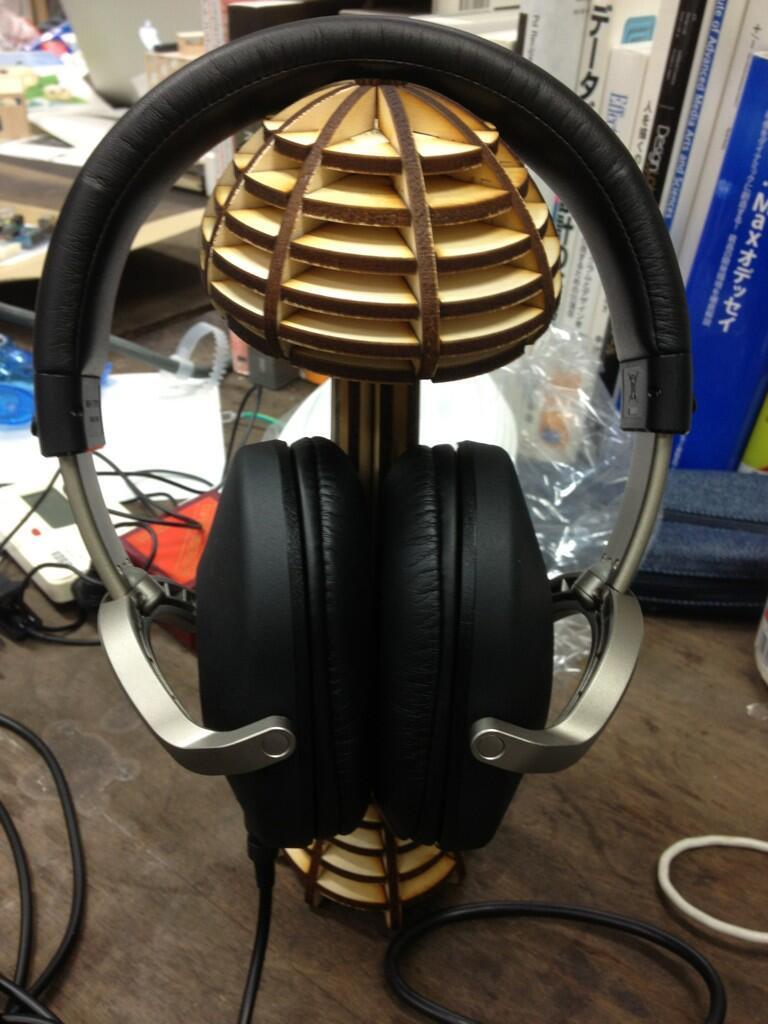 激光切割蘑菇形耳机架 w120xd90xh250mm